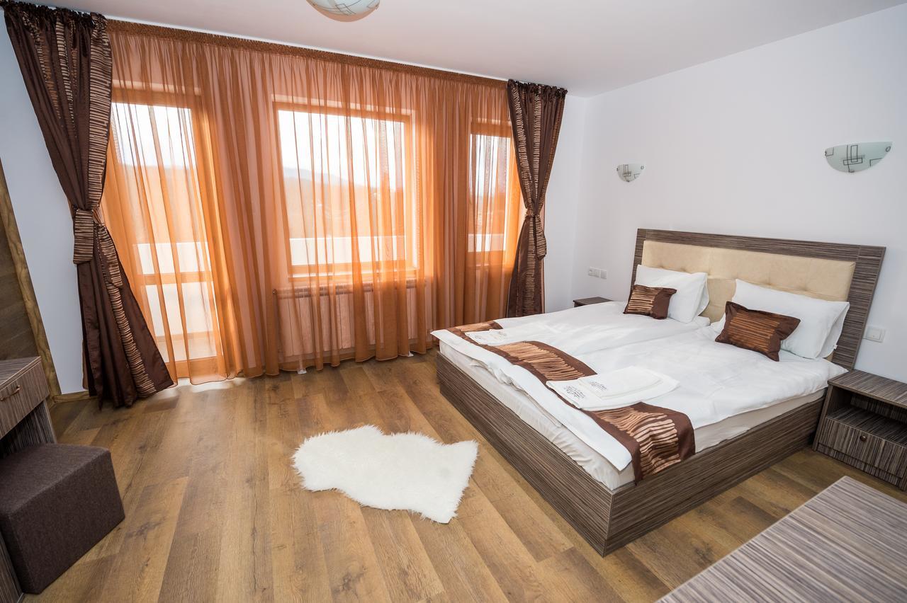 Hotel Sinjirite Complex Elena Esterno foto