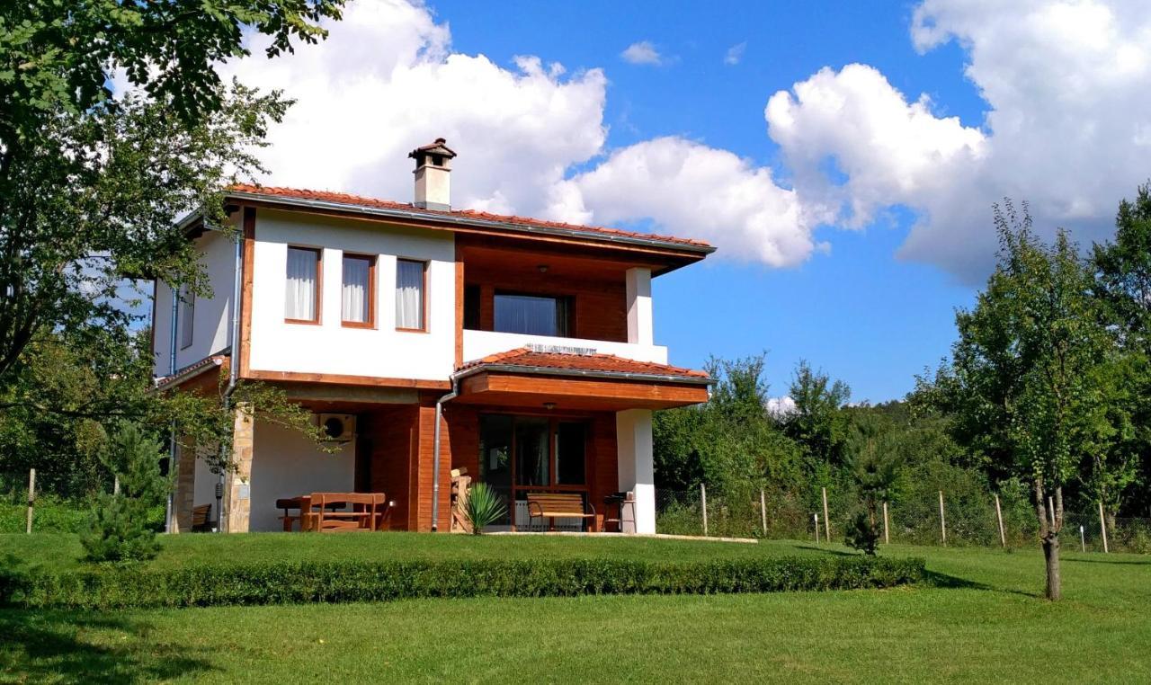 Hotel Sinjirite Complex Elena Esterno foto